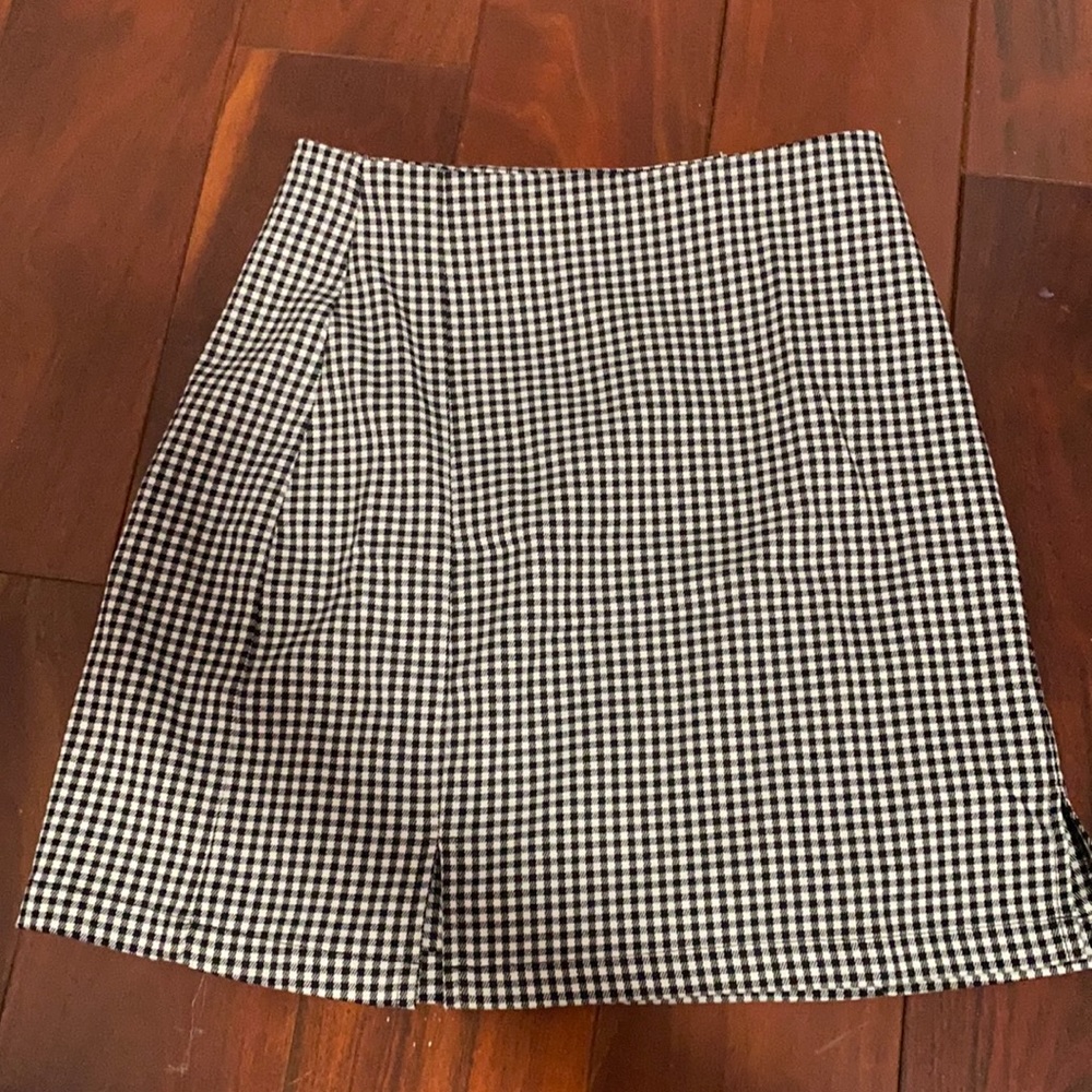 BRANDY MELVILLE SKIRT